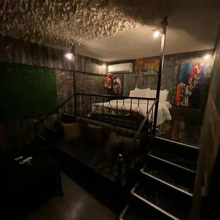 Zindan Apartment